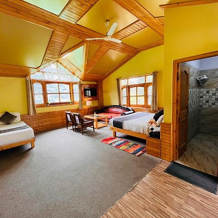 Snow Clad Riverview Hotel & Resort, Manali Buitenkant foto