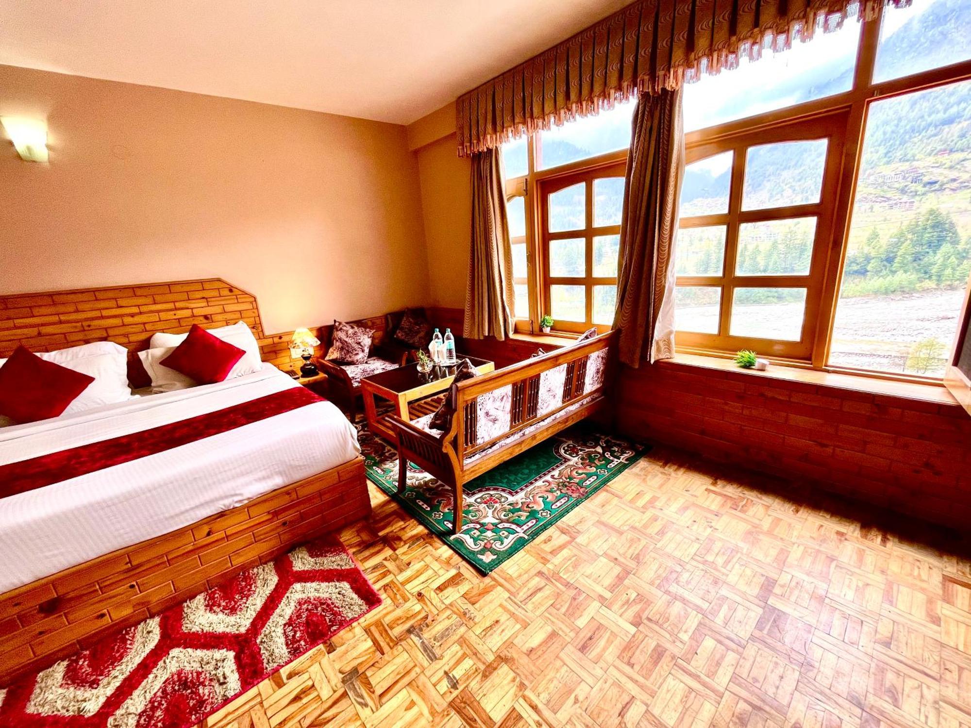 Snow Clad Riverview Hotel & Resort, Manali Buitenkant foto