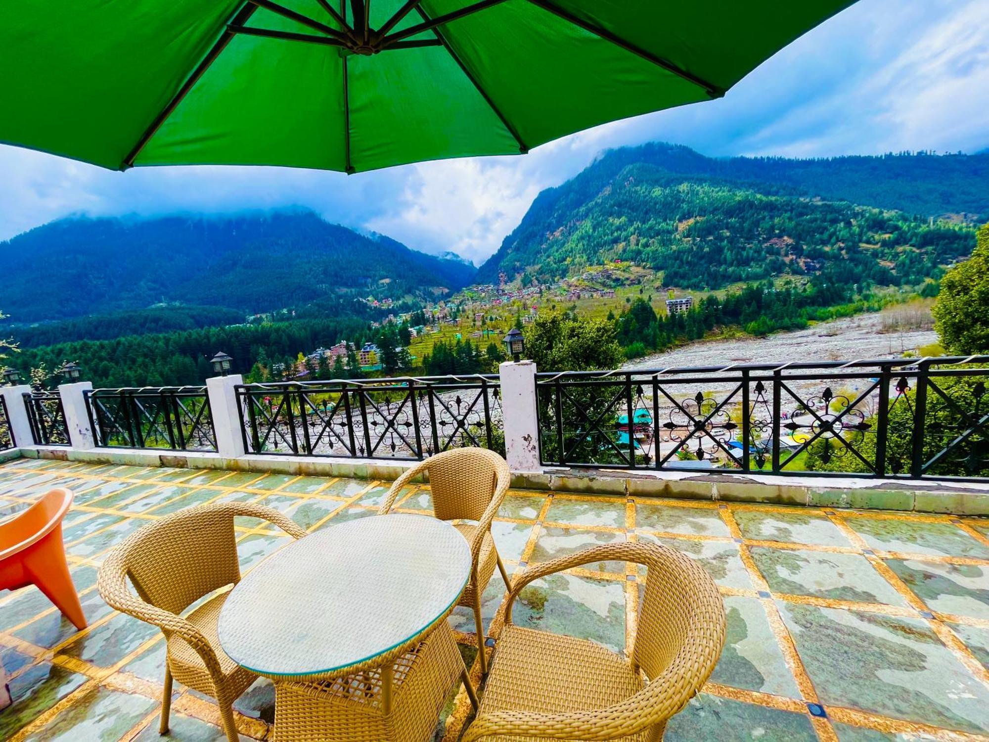 Snow Clad Riverview Hotel & Resort, Manali Buitenkant foto