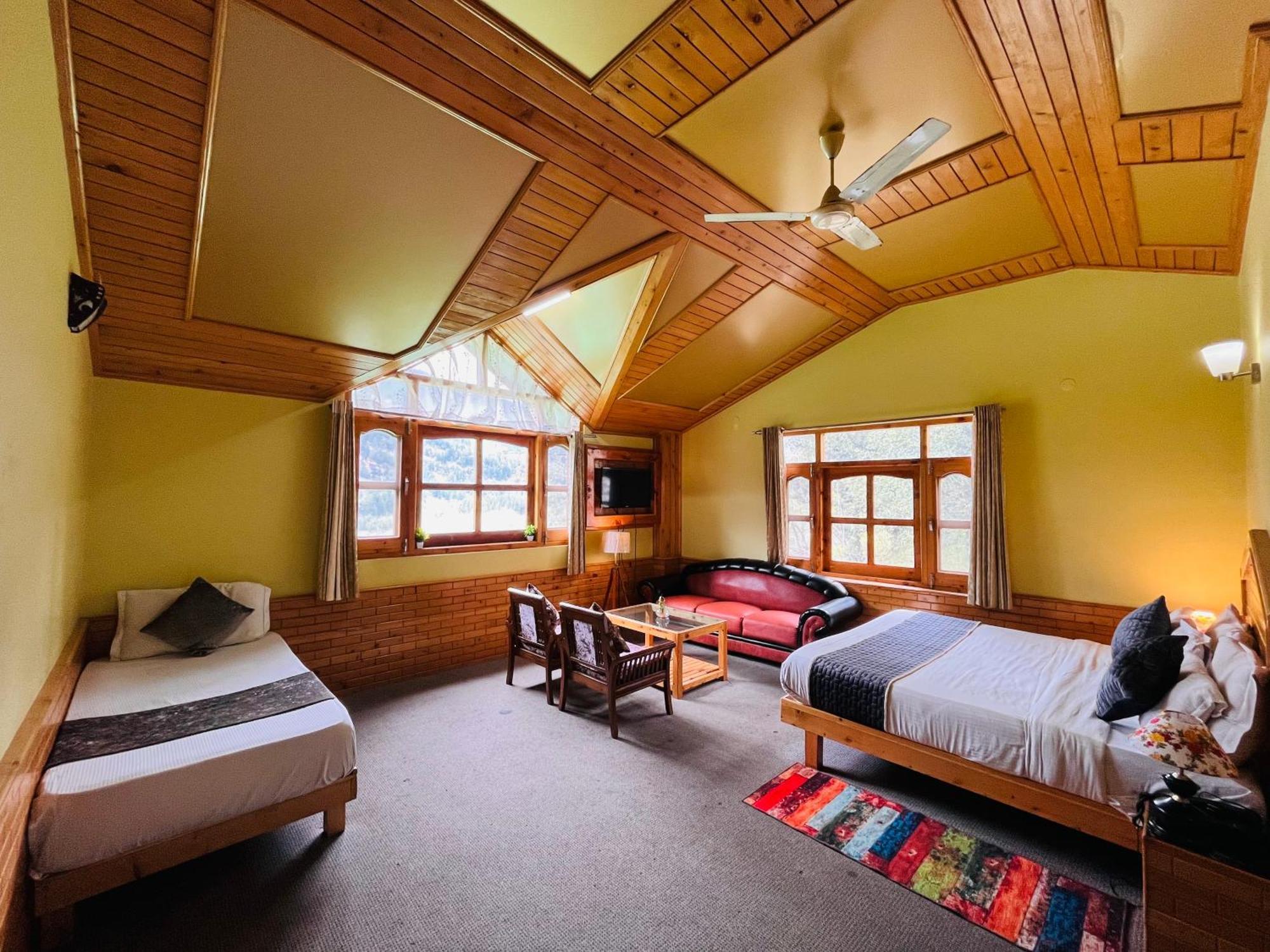 Snow Clad Riverview Hotel & Resort, Manali Buitenkant foto