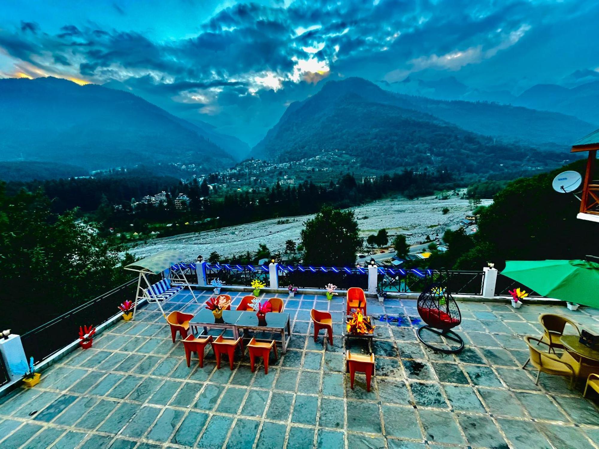 Snow Clad Riverview Hotel & Resort, Manali Buitenkant foto