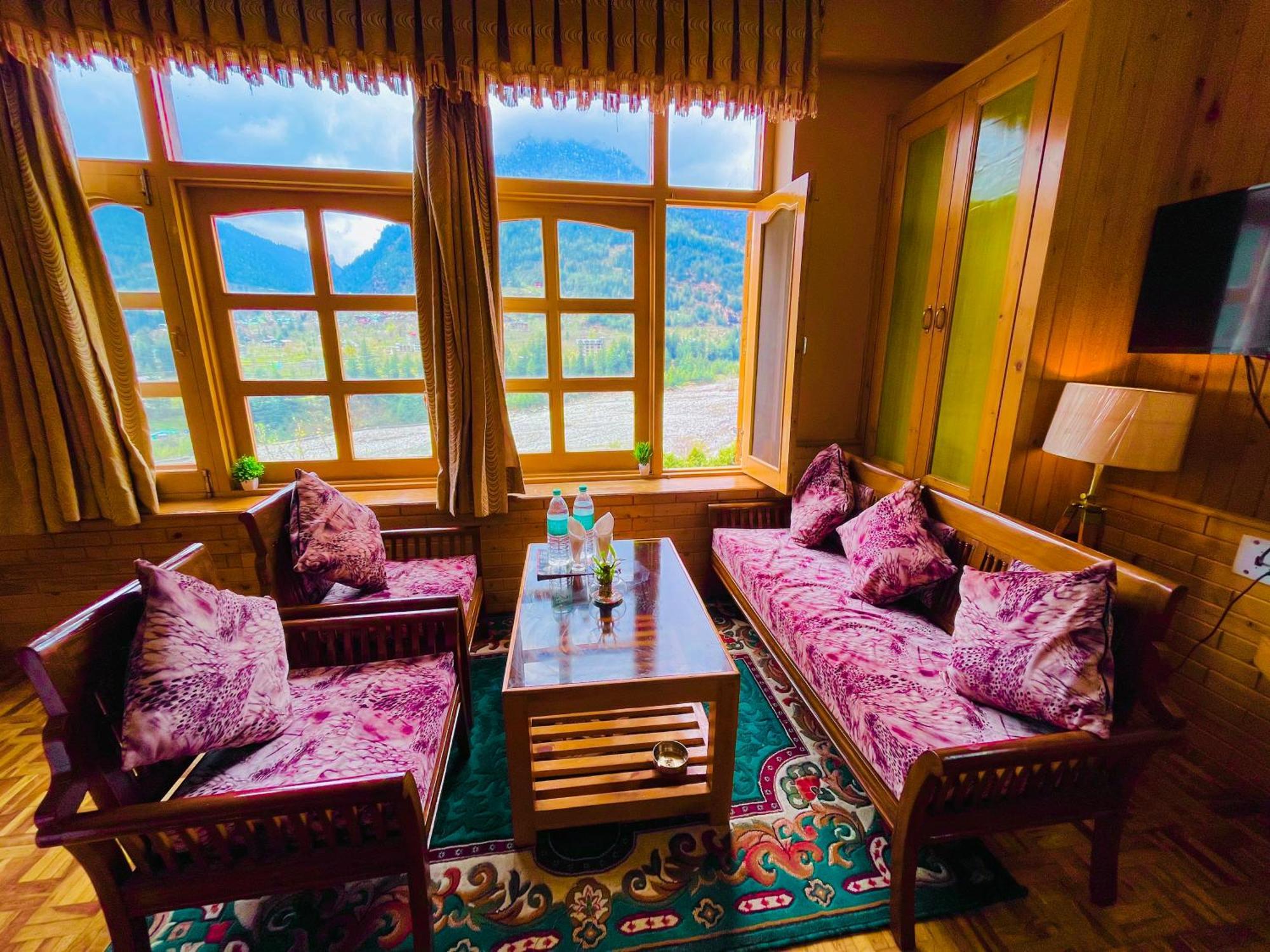 Snow Clad Riverview Hotel & Resort, Manali Buitenkant foto