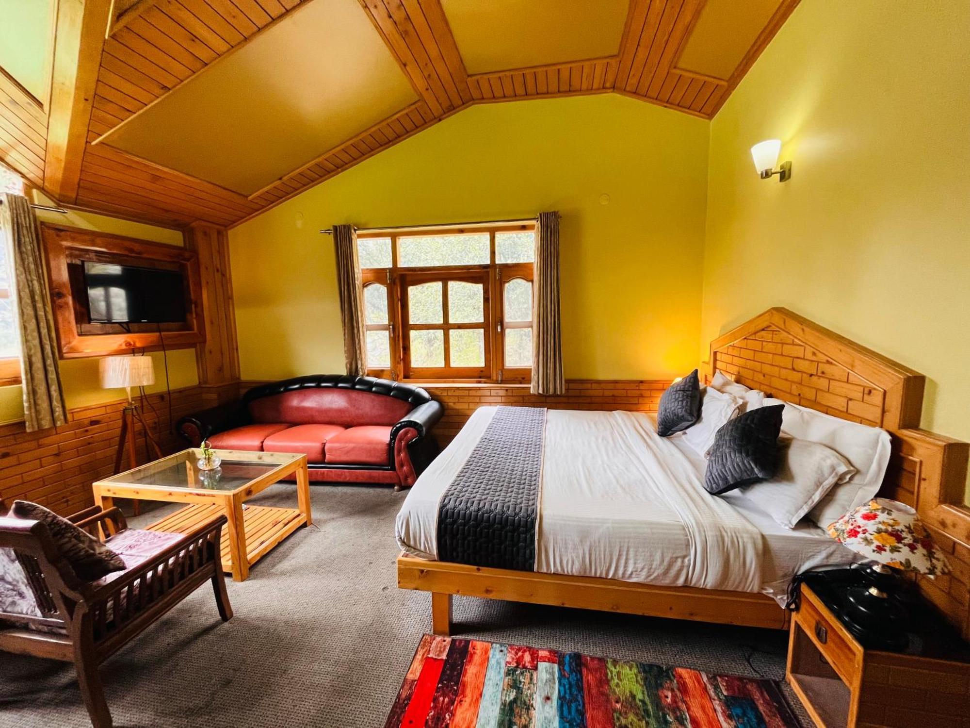 Snow Clad Riverview Hotel & Resort, Manali Buitenkant foto