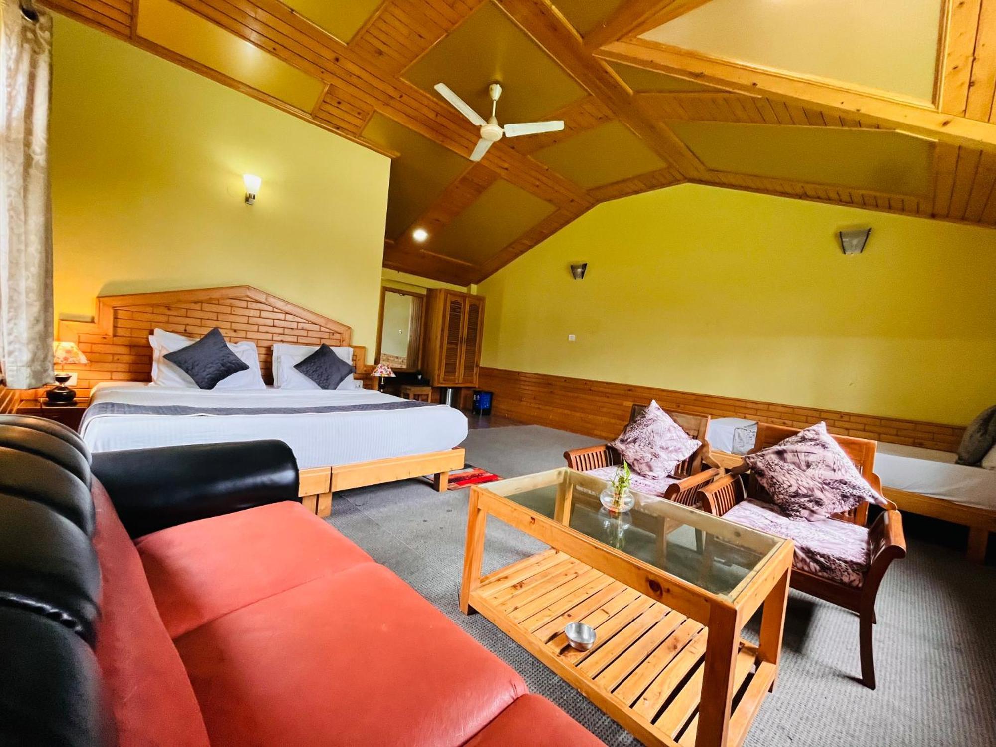 Snow Clad Riverview Hotel & Resort, Manali Buitenkant foto