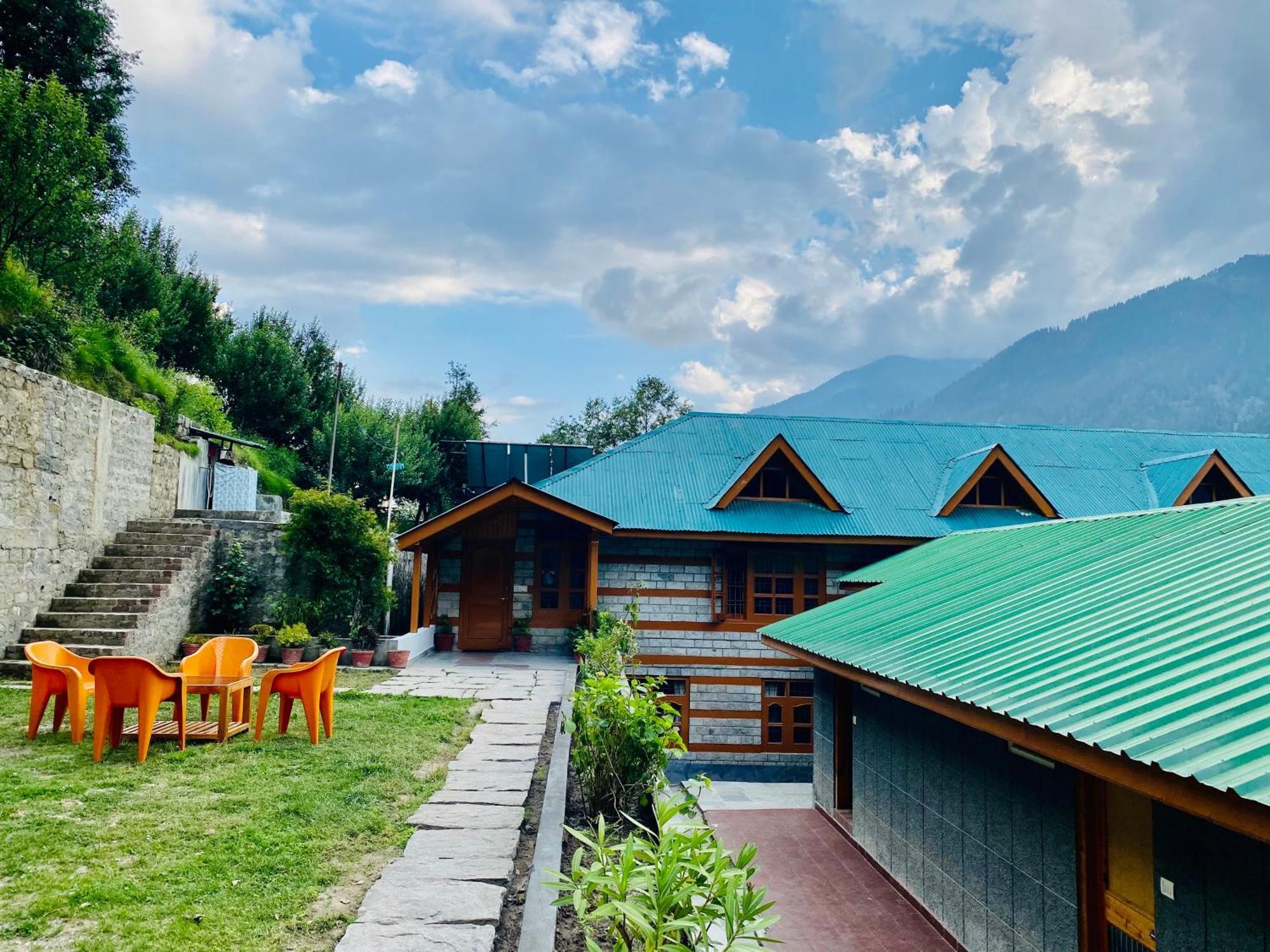 Snow Clad Riverview Hotel & Resort, Manali Buitenkant foto