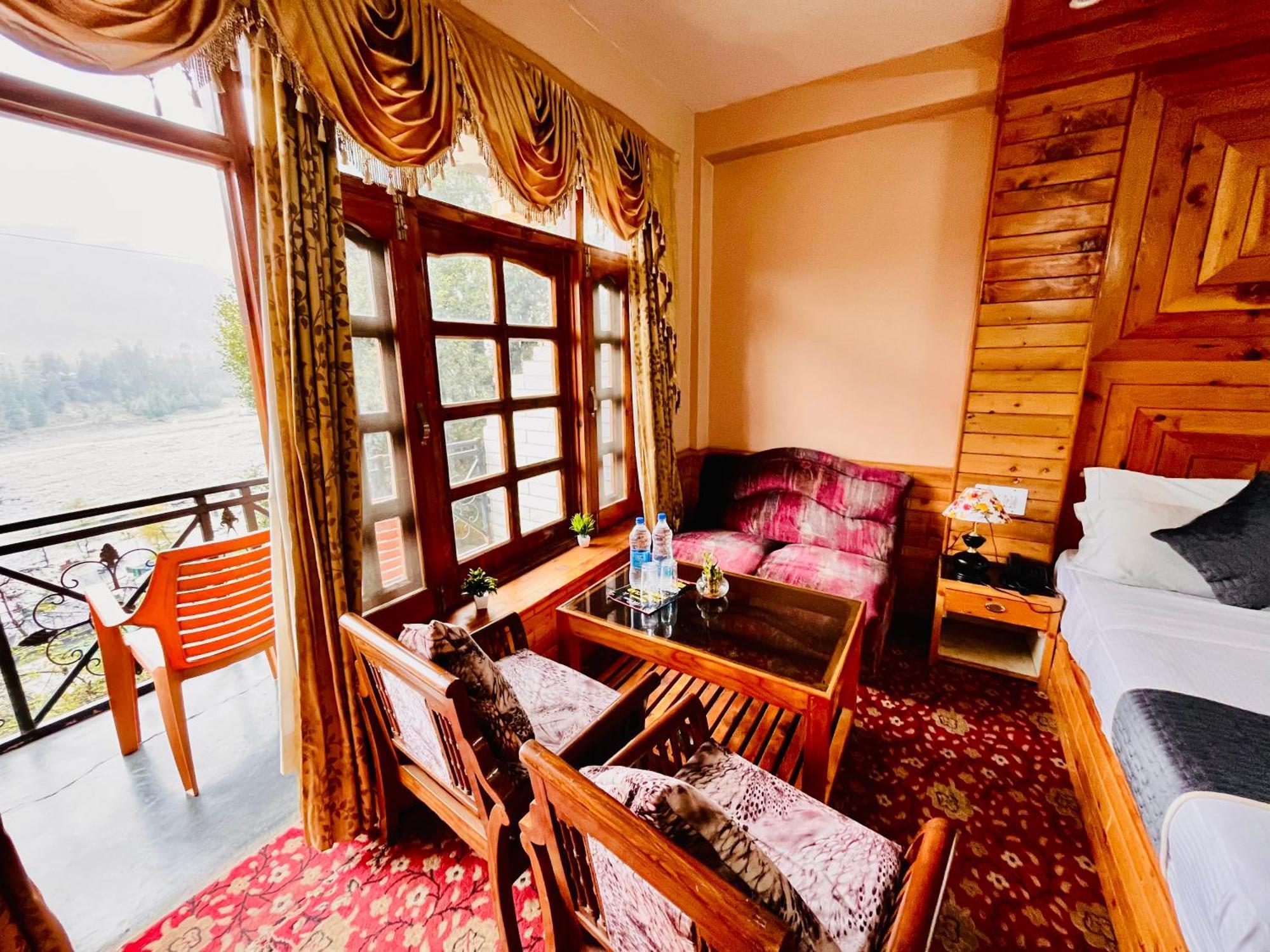 Snow Clad Riverview Hotel & Resort, Manali Buitenkant foto
