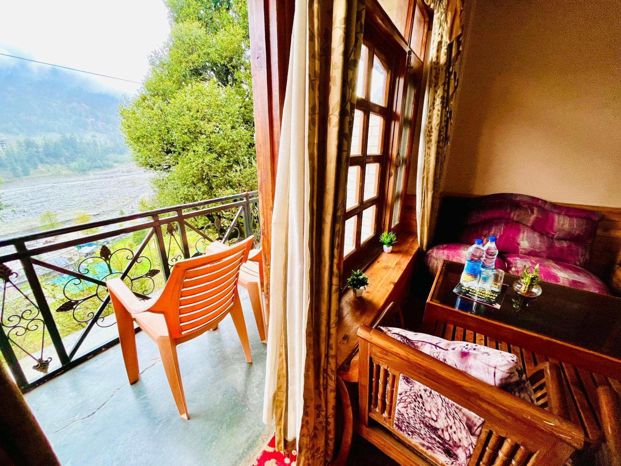 Snow Clad Riverview Hotel & Resort, Manali Buitenkant foto