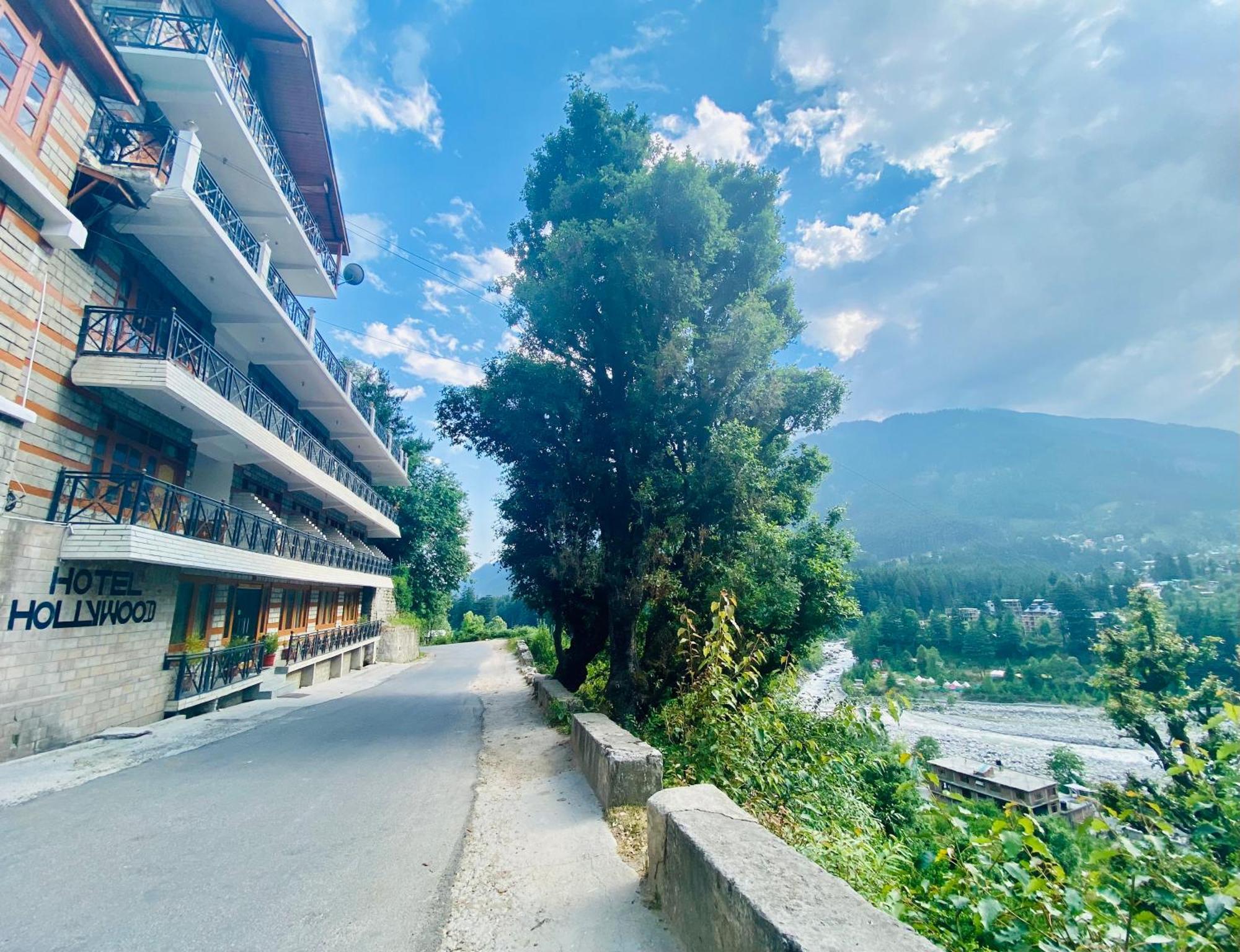 Snow Clad Riverview Hotel & Resort, Manali Buitenkant foto