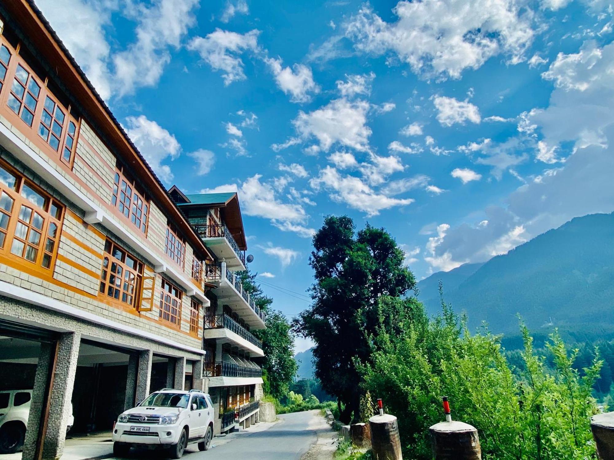 Snow Clad Riverview Hotel & Resort, Manali Buitenkant foto